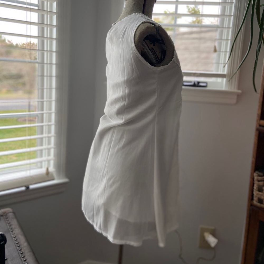 NWT Lovely Off White Embroidered Sleeveless Top M - Picture 7 of 16